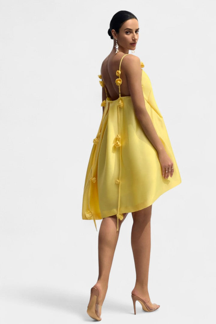 Hedda Vestido Mini Detalle Rosa con Tirantes Espagueti